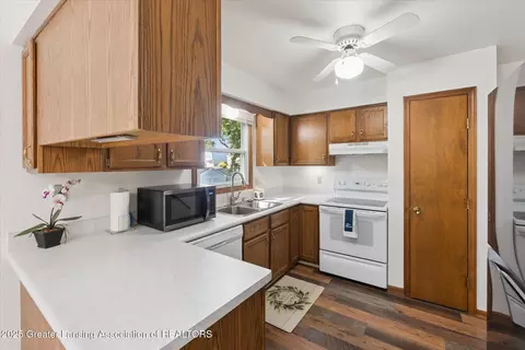 517 Jade Dr, Lansing, MI 48917 photo 12