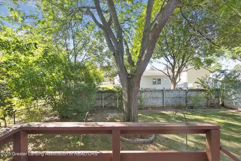 517 Jade Dr, Lansing, MI 48917 photo 33