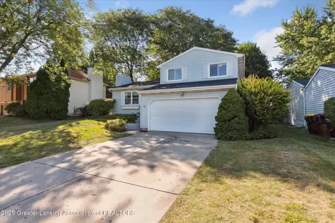 517 Jade Dr, Lansing, MI 48917 photo 3
