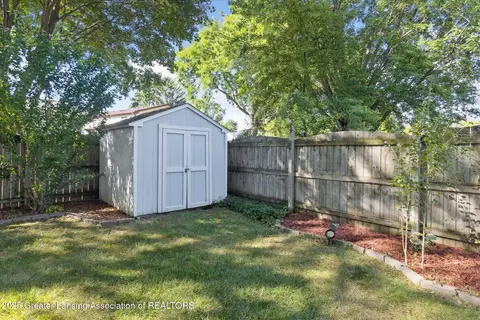 517 Jade Dr, Lansing, MI 48917 photo 36
