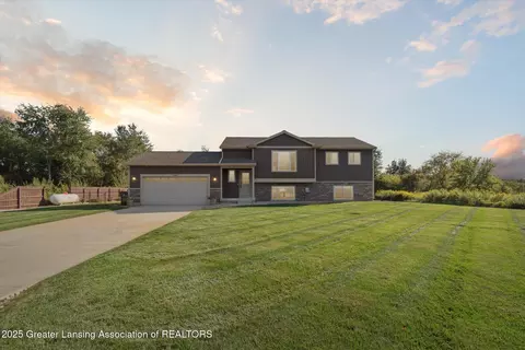 9069 Apple Ridge Dr, Clarksville, MI 48815