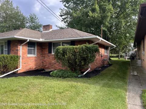 Exterior - 1311 W Morrell St, Jackson, MI 49203 photo 4 of 12