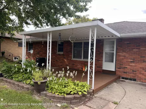 Exterior - 1311 W Morrell St, Jackson, MI 49203 photo 3 of 12