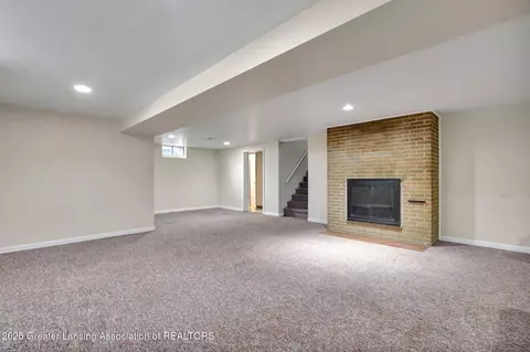 Living - 1311 W Morrell St, Jackson, MI 49203 photo 6 of 6