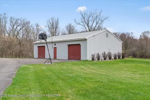 Exterior - 5236 Drumheller Rd, Bath, MI 48808 photo 5 of 7