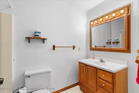 Bath - 5236 Drumheller Rd, Bath, MI 48808 photo 1 of 2