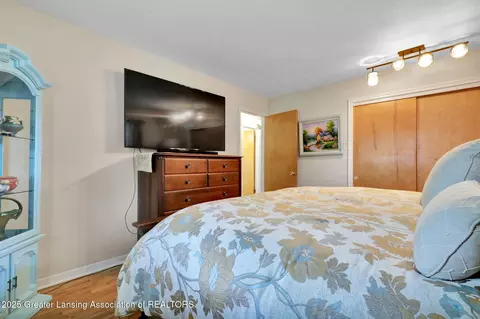 Bedroom - 1621 E Stoll Rd, Lansing, MI 48906 photo 4 of 6