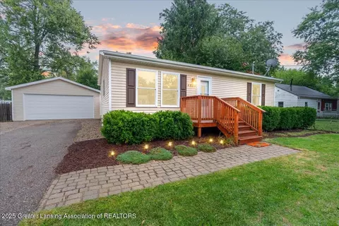 4815 Richmond St, Lansing, MI 48911