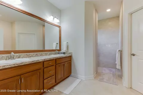 Bath - 11740 Kalamata Dr, Dewitt, MI 48820 photo 2 of 5
