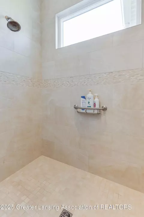 Bath - 11740 Kalamata Dr, Dewitt, MI 48820 photo 3 of 5