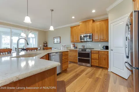 Kitchen - 11740 Kalamata Dr, Dewitt, MI 48820 photo 3 of 4