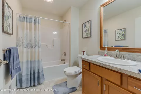 Bath - 11740 Kalamata Dr, Dewitt, MI 48820 photo 4 of 5