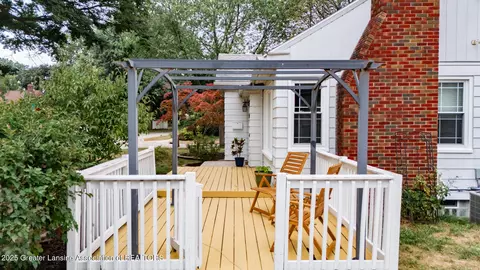 Exterior - 1401 Pershing Dr, Lansing, MI 48910 photo 2 of 5