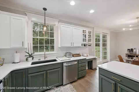 Kitchen - 13132 Addington Dr, Dewitt, MI 48820 photo 2 of 5