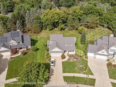 View/Area - 13132 Addington Dr, Dewitt, MI 48820 photo 2 of 12