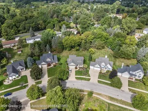 View/Area - 13132 Addington Dr, Dewitt, MI 48820 photo 6 of 12