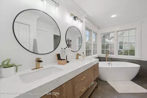 Bath - 13132 Addington Dr, Dewitt, MI 48820 photo 1 of 6