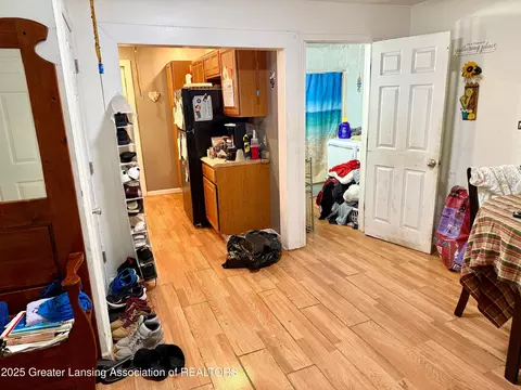 Entry Way - 528 River St, Owosso, MI 48867 photo 1 of 1