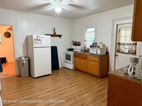 Kitchen - 528 River St, Owosso, MI 48867 photo 1 of 4