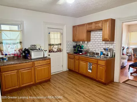 Kitchen - 528 River St, Owosso, MI 48867 photo 2 of 4