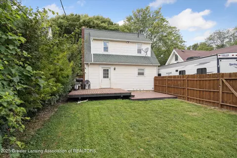 Exterior - 910 Durant St, Lansing, MI 48915 photo 10 of 11