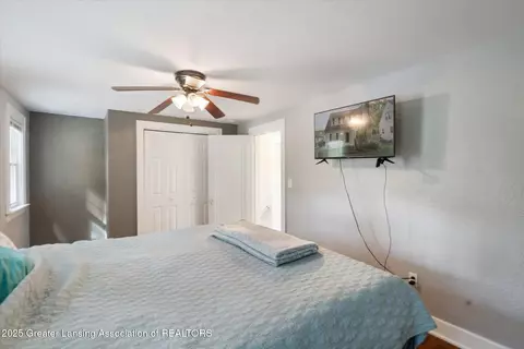 Bedroom - 910 Durant St, Lansing, MI 48915 photo 1 of 5
