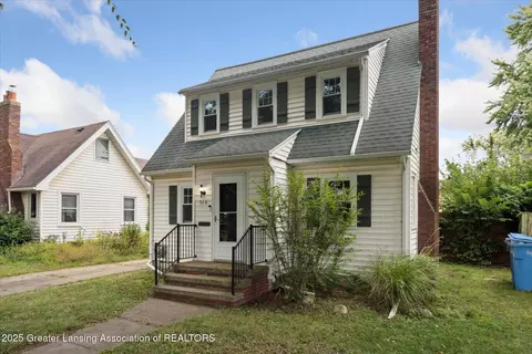 Exterior - 910 Durant St, Lansing, MI 48915 photo 3 of 11