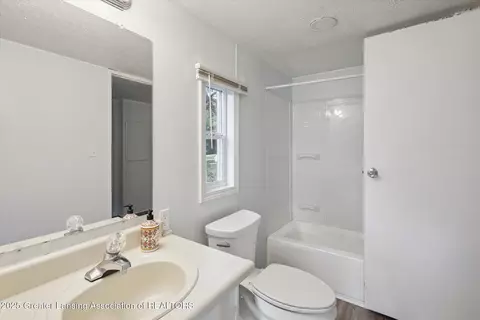 Bath - 9991 W Stoll Rd, Haslett, MI 48840 photo 2 of 4