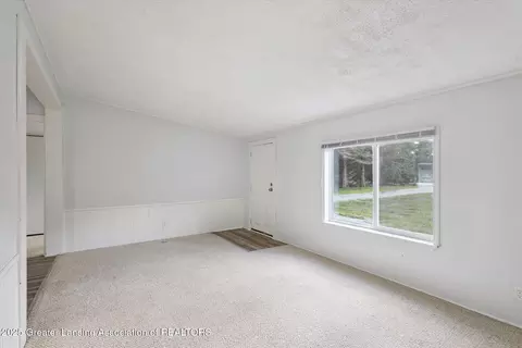 Living - 9991 W Stoll Rd, Haslett, MI 48840 photo 2 of 3