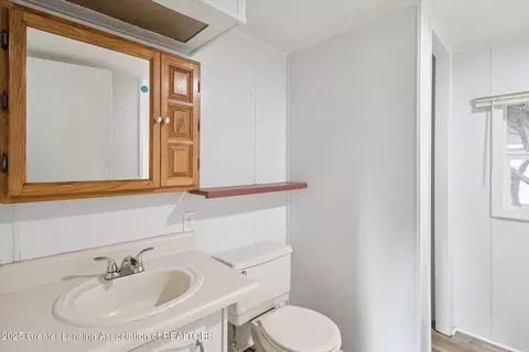 Bath - 9991 W Stoll Rd, Haslett, MI 48840 photo 3 of 4