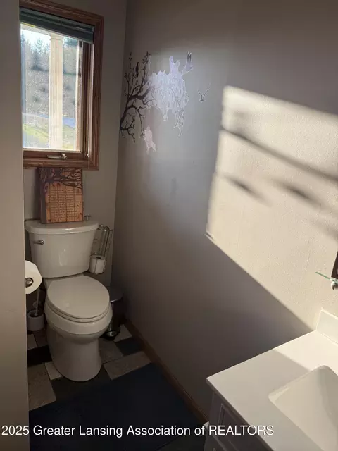 Bath - 4448 Hamilton Way, Gladwin, MI 48624 photo 2 of 9