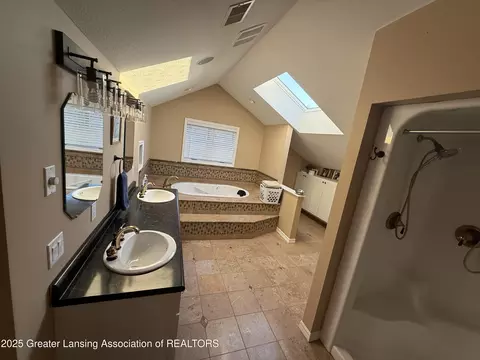 Bath - 4448 Hamilton Way, Gladwin, MI 48624 photo 5 of 9