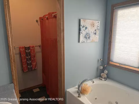 Bath - 4448 Hamilton Way, Gladwin, MI 48624 photo 4 of 9