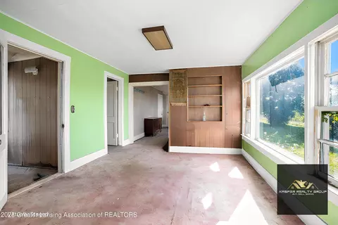Living - 611 S Wisner Rd, Ithaca, MI 48847 photo 2 of 2