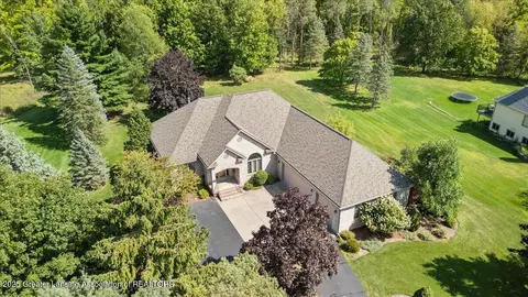 3522 Josette Ln, Lansing, MI 48906