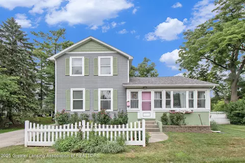 133 E Columbia St, Mason, MI 48854