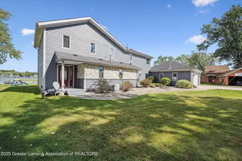 5512 Rays Dr, Onsted, MI 49265
