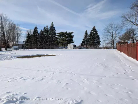 823 N Lansing St, Saint Johns, MI 48879