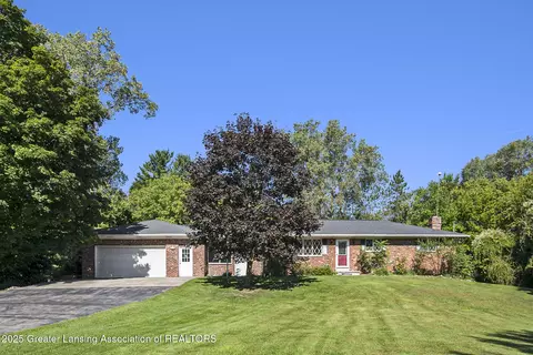1822 S Michigan Rd, Eaton Rapids, MI 48827