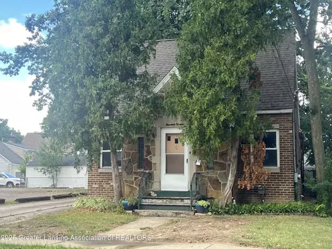 1913 Stirling Ave, Lansing, MI 48910