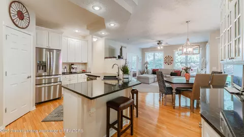 Kitchen - 405 Shoreline Dr, Dewitt, MI 48820 photo 3 of 3