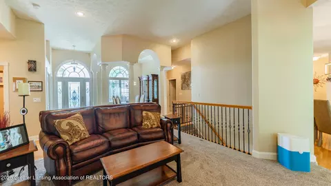Entry Way - 405 Shoreline Dr, Dewitt, MI 48820 photo 2 of 5