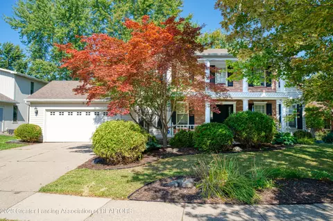 965 Whittier Dr, East Lansing, MI 48823