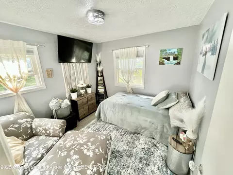 Bedroom - 6740 W Herbison Rd, Dewitt, MI 48820 photo 3 of 7