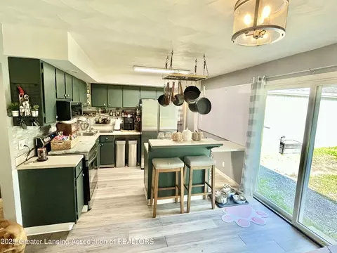 Kitchen - 6740 W Herbison Rd, Dewitt, MI 48820 photo 1 of 5