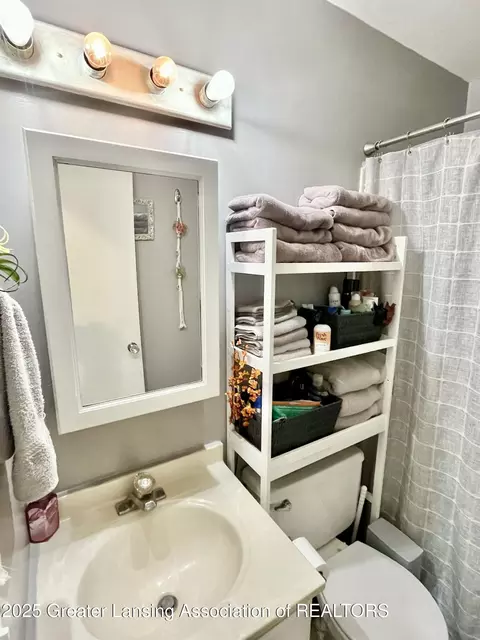 Bath - 6740 W Herbison Rd, Dewitt, MI 48820 photo 2 of 2