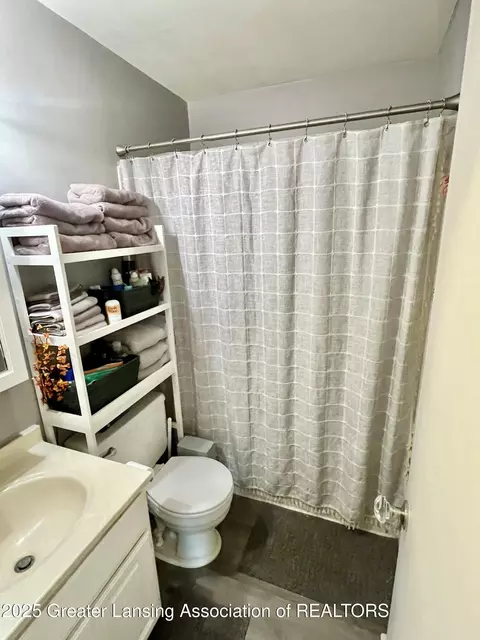Bath - 6740 W Herbison Rd, Dewitt, MI 48820 photo 1 of 2