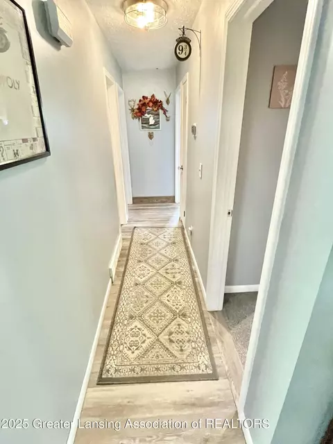 Entry Way - 6740 W Herbison Rd, Dewitt, MI 48820 photo 2 of 3