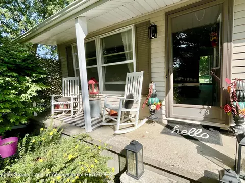 Exterior - 6740 W Herbison Rd, Dewitt, MI 48820 photo 4 of 15