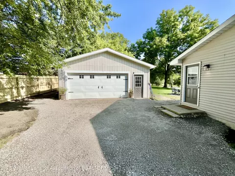 Exterior - 6740 W Herbison Rd, Dewitt, MI 48820 photo 6 of 15